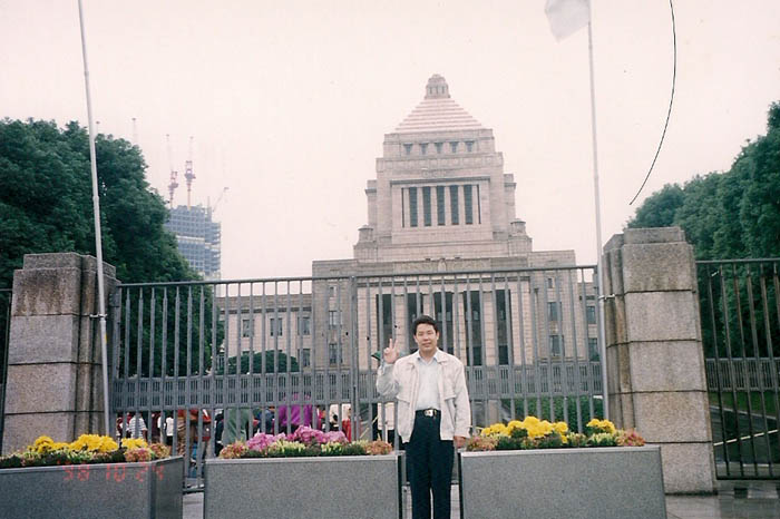 1998年在日本學(xué)習(xí)期間參觀日本國(guó)會(huì)