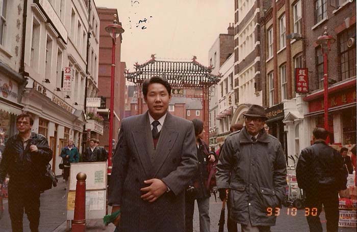 1993年鐘祥縣葛粉廠廠長邵仙墻被共青團(tuán)中央選派參加中歐青年友好代表團(tuán)參觀英國倫敦唐人街
